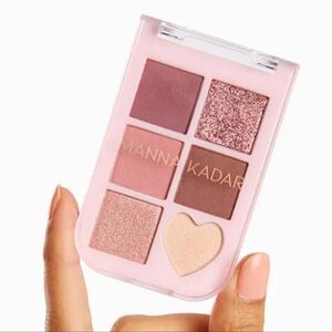 MANNA KADAR COSMETICS Pink Mirage Eyeshadow Palette 4.2 g